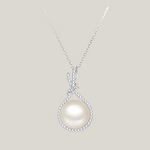 Natural Shell Pearls Pendant Necklace